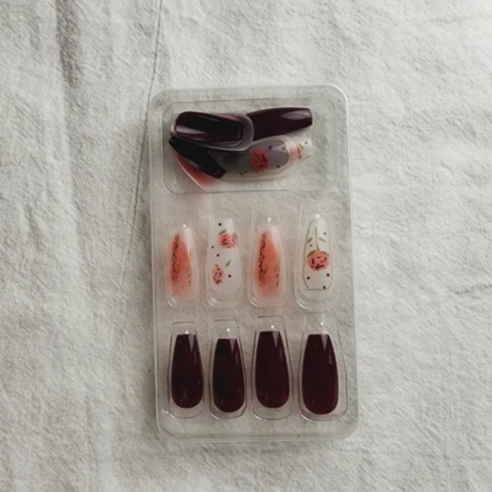 24 Pieces Fake Press On Nails - Picture 4 of 5